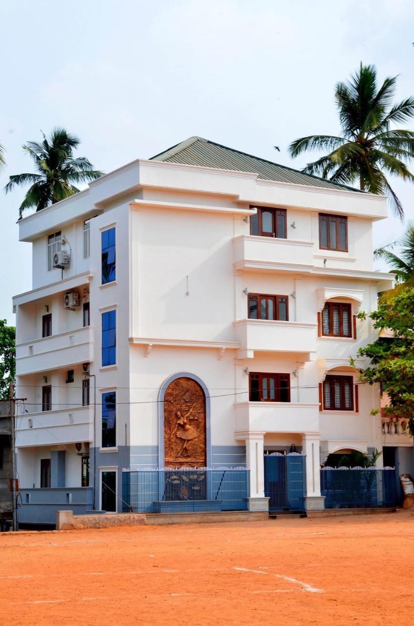 French Avenue Hotel Mahe Exterior photo